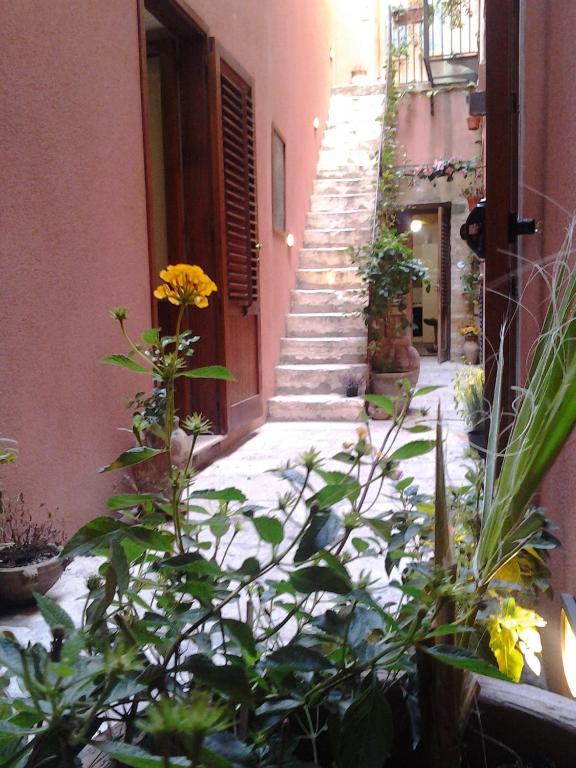 شقة Il Cortile Fiorito تراباني المظهر الخارجي الصورة